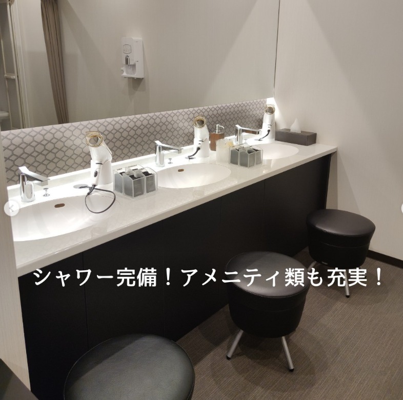 ライザップ豊田店のシャワー更衣室